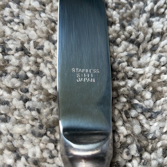 NWT. 6 piece steak knife set. - Picture 4 of 8